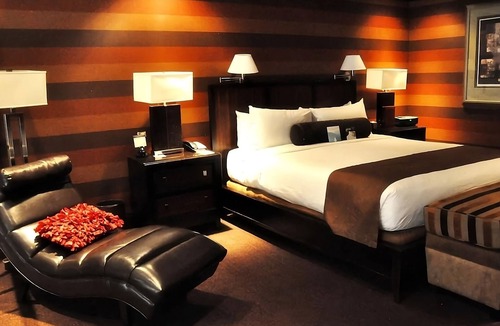Sunrise Manor Hotel | Spa Room - Spa Tower Accommodation at Golden Nugget Las Vegas