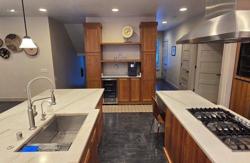 South Addition House | Spacious 3 Level, 3 Bedroom Home in Downtown Anchorage