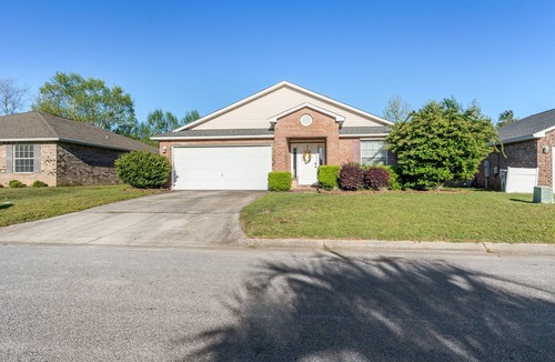 Milton House | Spacious 3BR Pace Home — King Bed + Screened Porch — Pet Friendly