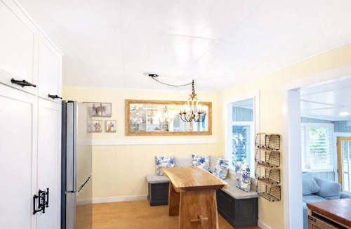Anahola House | Spacious 4-bed 2 Bath house steps from the beach - Pets ok
