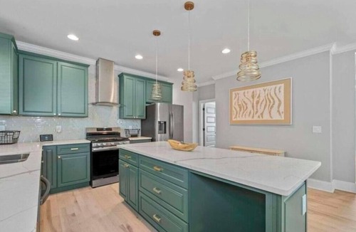 West End House | Spacious 4 br 3 ba! Minutes to Benz stadium, airport, downtown, and AU Center.