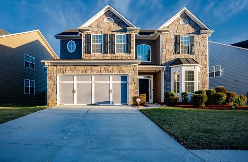 Lilburn House | Spacious 5-bedroom house in terrific Lilburn with AC