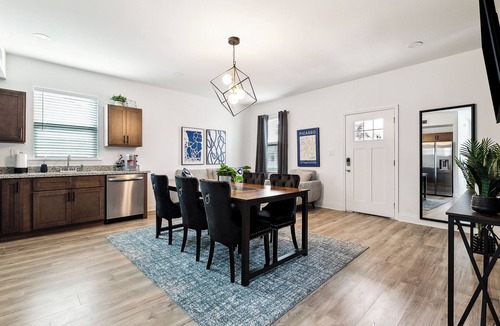 Florida Area Apartment | Spacious 5 BR Getaway in NOLA