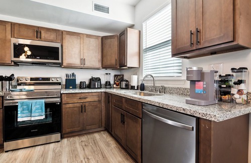 Florida Area Apartment | Spacious 5 BR Getaway in NOLA
