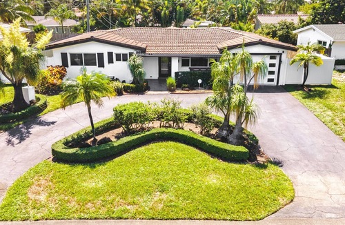 Fort Lauderdale House | Spacious & Bright Sunny Home, Mins from the Beach!