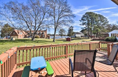 Western Branch North House | Spacious Chesapeake Home w/Pool Table!