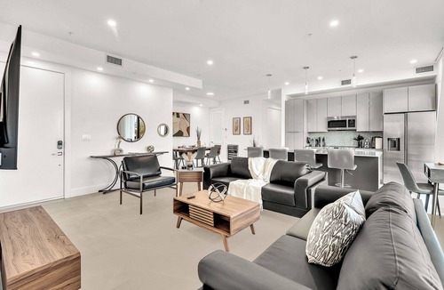 Harbordale Apartment | Spacious Chic 3BR Condo Near Beach Airport & Port