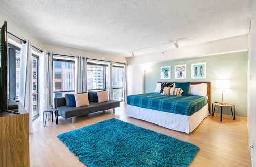 Downtown Honolulu Condo | Spacious Downtown Executive Retreat | Free Parking
