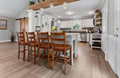 Cleveland House | Spacious Open Concept 3 bedroom Retreat. Beautiful Modern Wood Finished Design