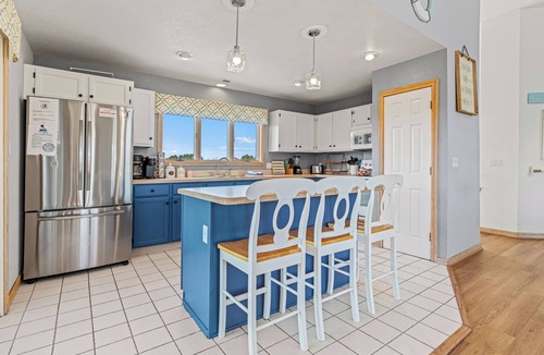 Monteray Shores House | Spacious Pet Friendly 6-bedroom all season retreat in Corolla w/pool and sauna