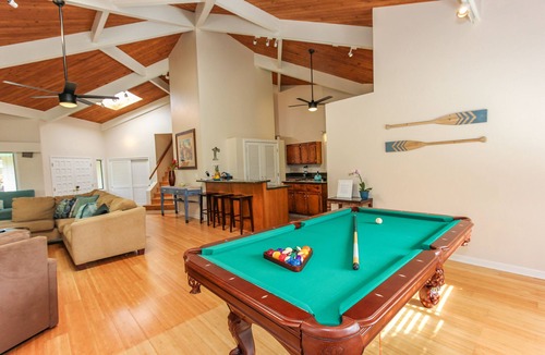 Bayview House | Spacious Poipu Vacation Home Sleeps 6 Walk to Beach w/pool table