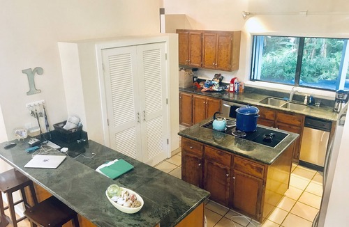 Bayview House | Spacious Poipu Vacation Home Sleeps 6 Walk to Beach w/pool table