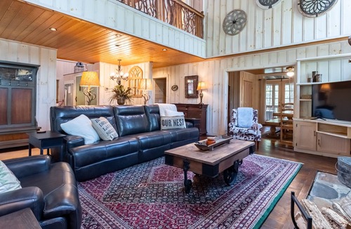 Sapphire Cottage | Spacious Sapphire Home w/ Fire Pit & Pool Access