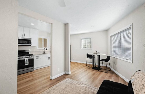 Linda Vista House | Spacious Suite: Minutes to Everything!