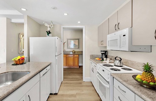 Kaanapali Condo | Spacious Whaler Kaanapali 2BR Walk to Whalers Village & The Beach Sleeps 8