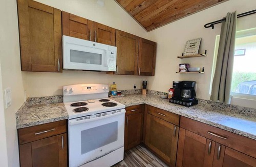 Mountain View House | Spotlessly Clean Family Oasis | AC | King Beds | Breakfast | Fire Pit | 15 Min to Volcanoes National Park