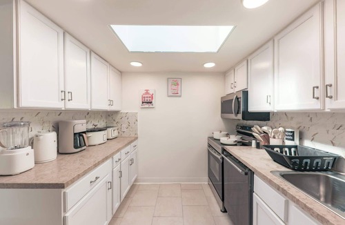 North Central Hollywood House | Spring break vacation Villa