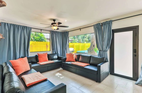 North Central Hollywood House | Spring break vacation Villa