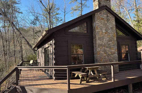 Almond Cabin | Sticks and Stones - Serene cabin with Heat & A/C in Almond, NC, near Bryson City