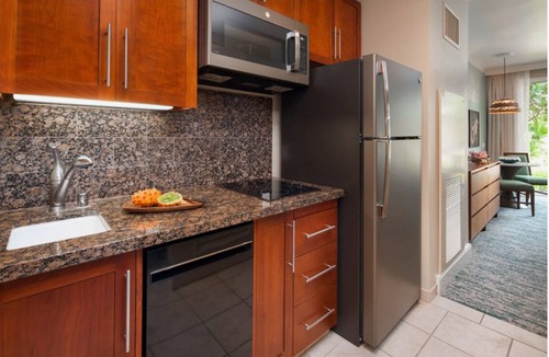 Kapolei Apartment | Studio in delightful Kaua'i with fitness room, AC, pools