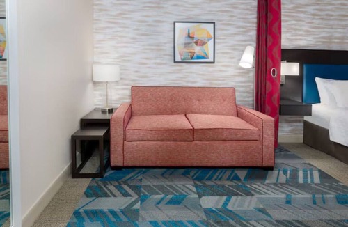 North Charleston Hotel | Studio w/King Bed, Kitchenette & Pool Access | 3 mi to Charleston Airport