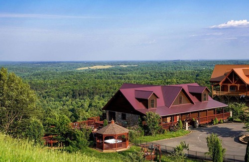 Dobson Cabin | Stunning Luxury Cabin Rental with Hot Tub near Blue Ridge Mountains of North Carolina