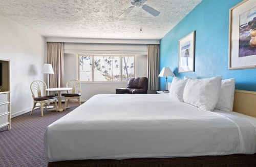 Kahului Hotel | Stylish Stay | Pool Access | Near Kanaha Pond State Wildlife Sanctuary - 1.1 mi