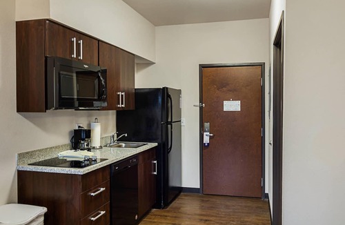 Monaca Hotel | Suburban Studios Monaca - Pittsburgh