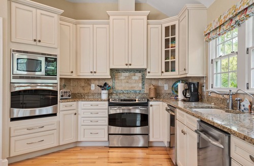 Corolla House | Sweet Retreat: Private Pool, Spa, Elevator