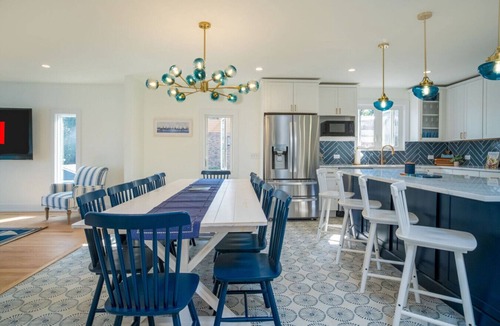 Fox Lake House | The “Blue Sapphire” 3BR/3BA Luxury Lakefront Home on Mineola Bay | Stunning Views on Chain O Lakes