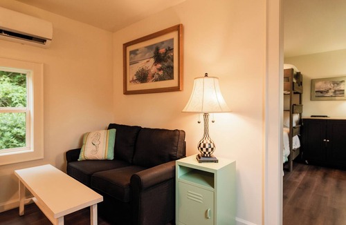 Wanchese House | The Jasmine Bunkhouse-