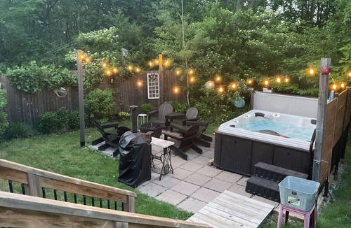 Keswick Ridge House | The King's Hideaway/hot tub/Mactaquac Prov.Park/golf/18 min.from F’ton