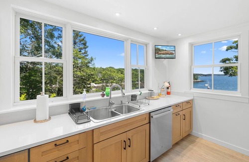 Isle of Springs House | The Lighthouse: Gorgeous Oceanfront Home with Hot Tub, Modern Remodel, and Stunning Views