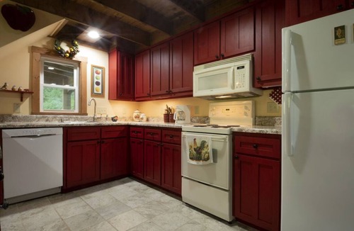 Topton Apartment | The Tulip Poplar Cabin - Perfect for Two People