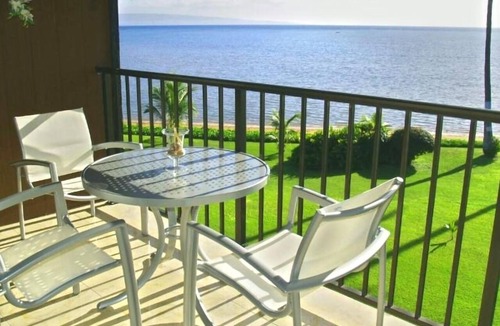 Kaunakakai Condo | The Ultimate Oceanfront Penthouse - 'Hale No Ka Oi'