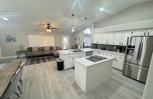 Green Valley North House | Thornhill · 35% Off Fall Special - Delightful 4 Bedroom/pool