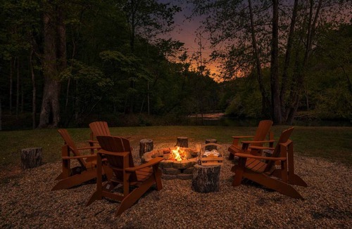 Ellijay Villa | Three Bedroom A Frame