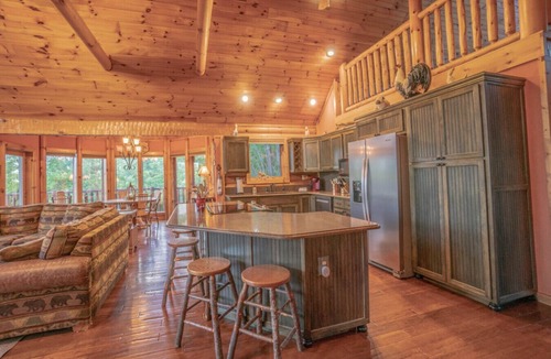 Dandridge House | Three Homes- Smoke Rise Lodge and Barn Poppy`s Plc