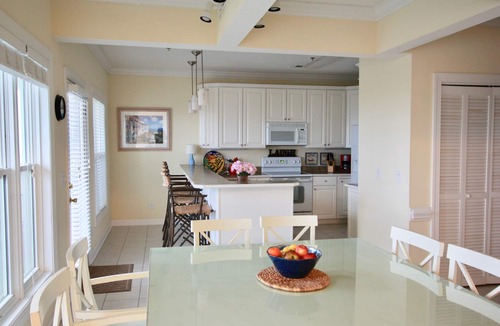Ocean Isle Beach Villa | Top Floor/Ocean View! 4BR/4BA - Pet Friendly