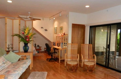Pauwela Apartment | Tradewinds Honeymoon Suite -- Ocean View, Privacy, Jacuzzi, WiFi, Air.