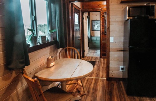 Diamond Ridge Cabin | Tranquil Alaskan Cabin with Expansive Views 12 mins from Homer, Alaska
