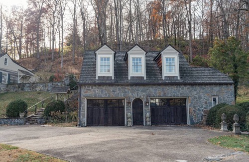Bristol Cottage | Tranquil Cottage on the 8-Acre Grounds of the Historic Eastman House