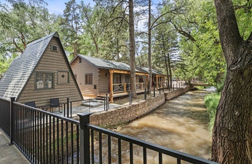 Colorado Springs Cabin | Tranquil Mountain Cabins with Modern Amenities near Garden of the Gods in Colorado Springs, Colorado