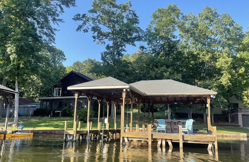 Norwood House | Tranquility on Lake Tillery , waterfront home with large dock & paddle boards!