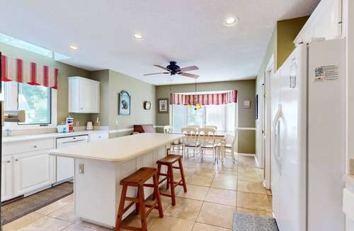 Shipyard Plantation House | Two King Bed Suites/Dog-friendly gem with pool, game room & golf course views - walk to beach