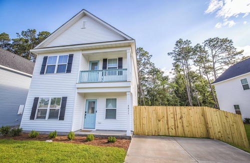 Kings Grant House | Two King beds, Game Room, Screen Room, Fully Fenced in Yard Beautiful Home!