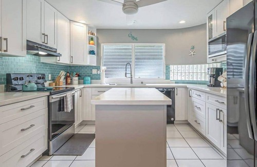 Kaneohe House | Two-Story Ocean-View Kaneohe Home with Big Deck