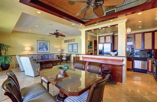 Wailea Condo | Ultimate Beachfront Retreat: Makena Surf E204 - Prime Location & Amazing Views!