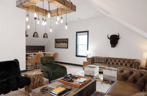 Willard House | Ultimate Luxury Getaway in NC - Sleeps 12, Spacious Estate on Picturesque Farm!