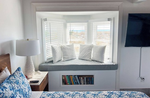 Kure Beach Apartment | UNIT #4 Crystal Shores Irresistible Ocean Front End Unit